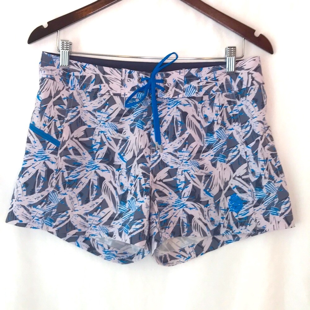 Womens Stio CFS board shorts, size 8, gray/blue